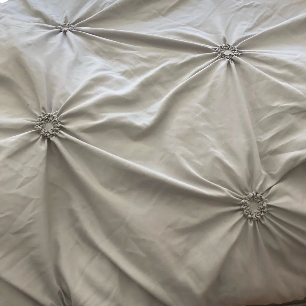 Classic Tufted Pintuck comforter- Light Gray